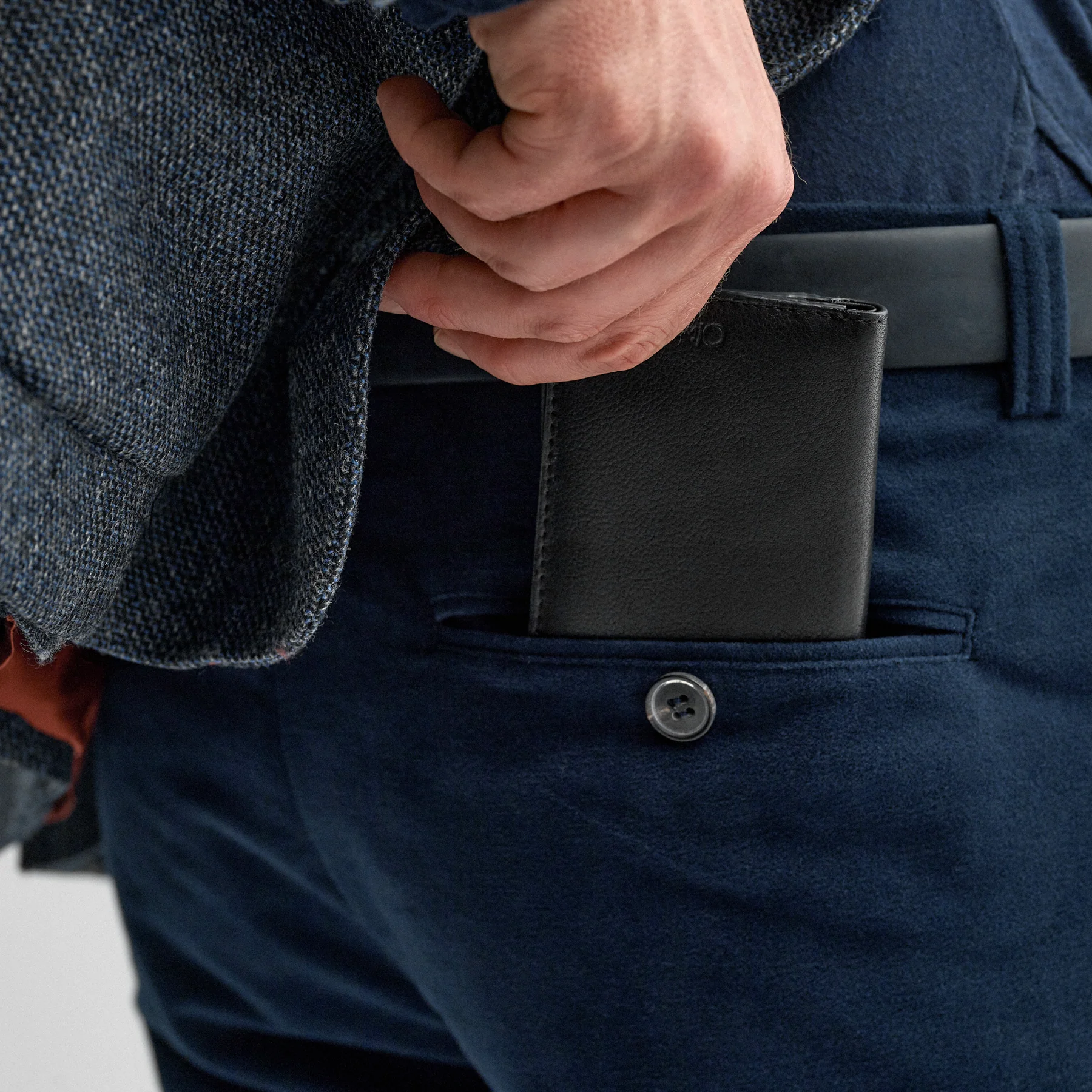 Ayre Black - Image 3