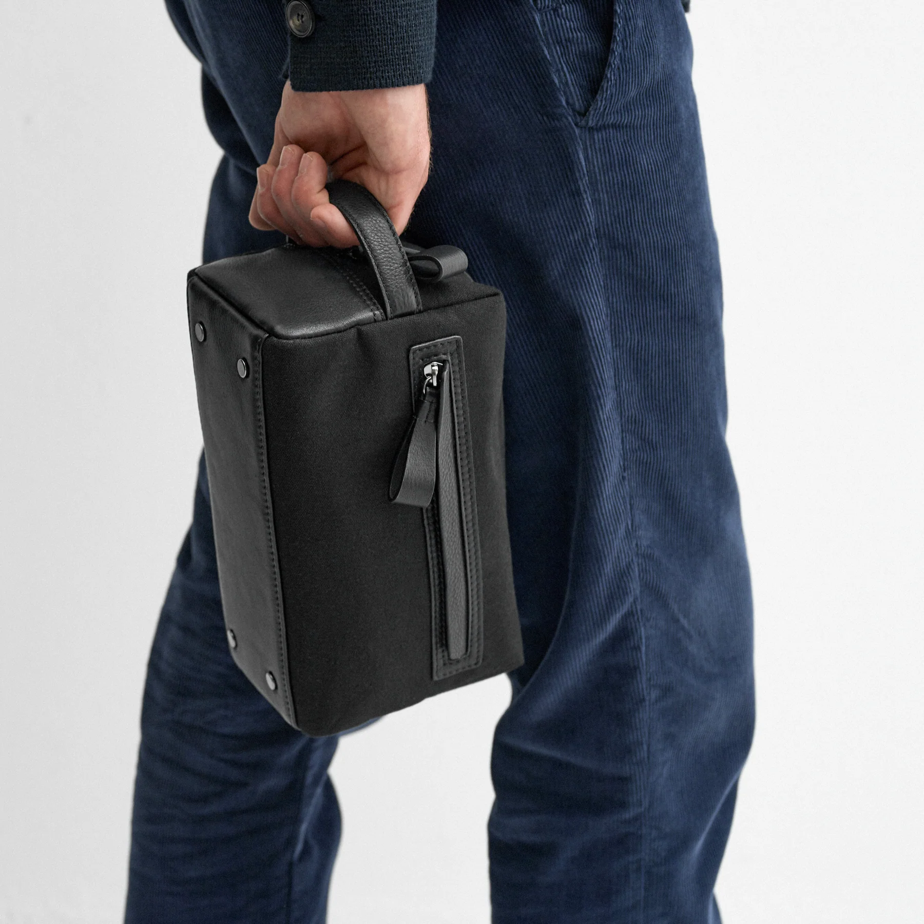 Hartwell Black Canvas - Image 3